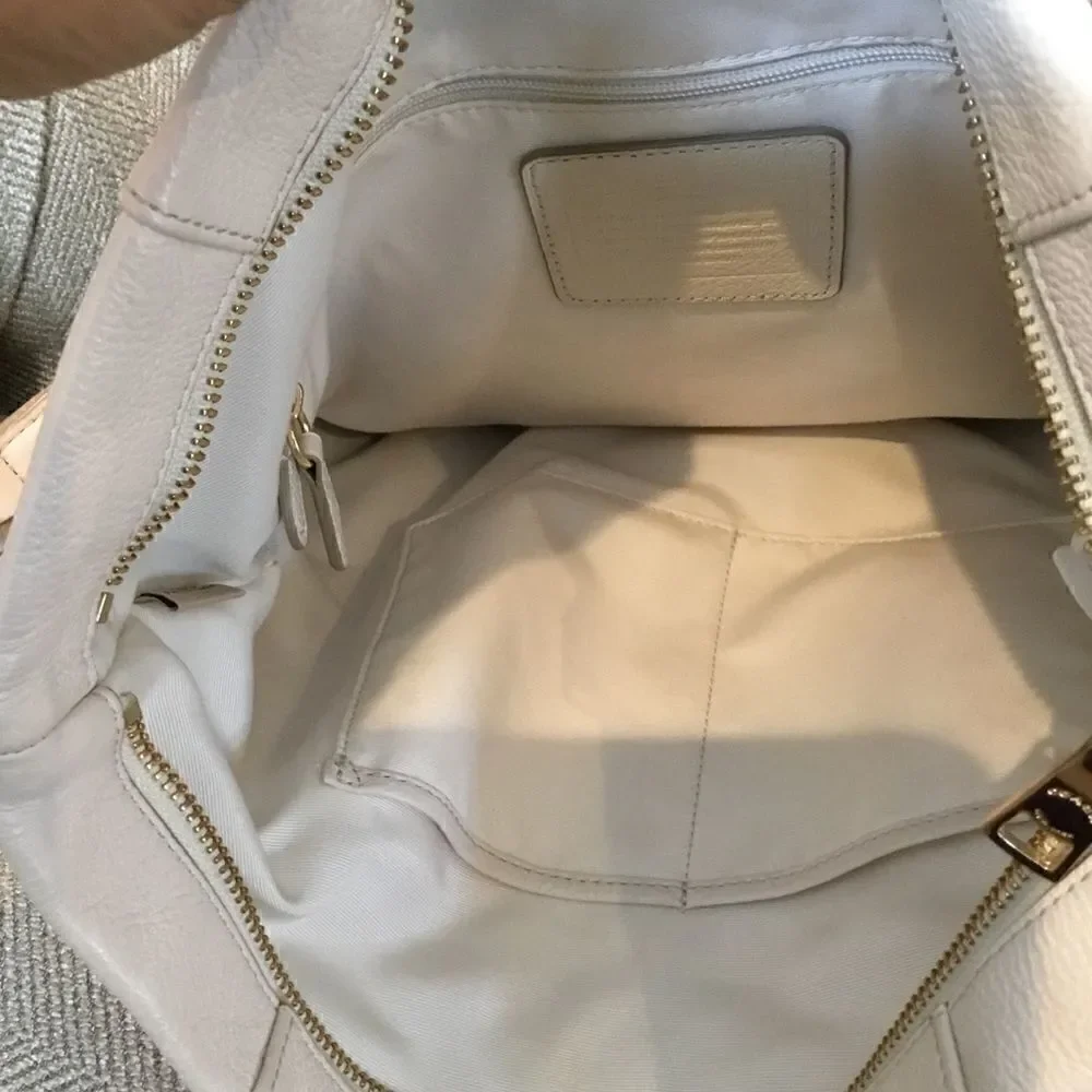 COACH SHOULDER BAG OR CROSSBODY PEBBLE LEATHER - Picture 7 of 10